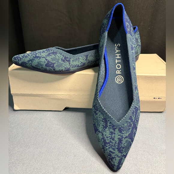 Rothy's Shoes - NIB Rothy's Emerald Snake Pointy Flats